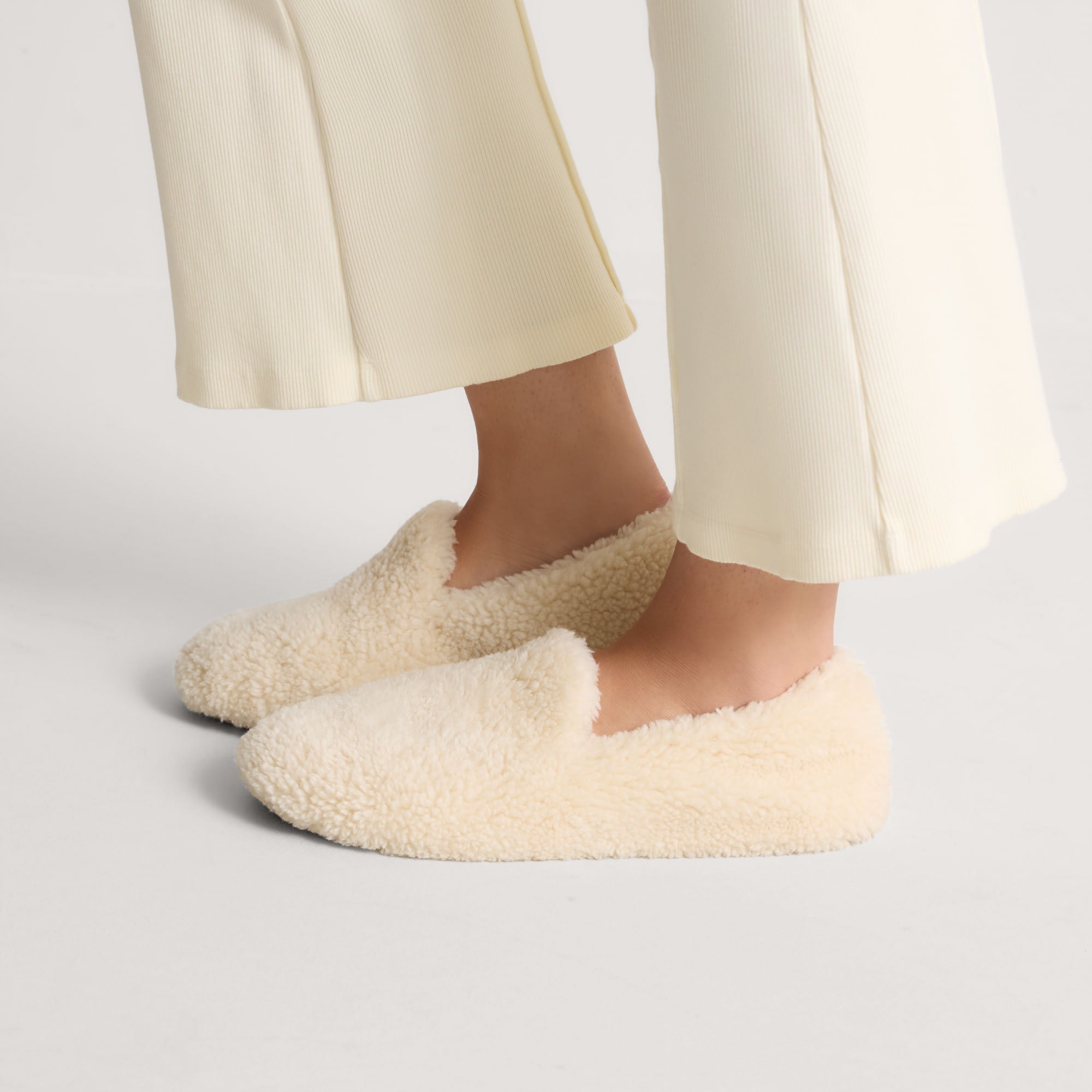 The Teddy Slipper - Oat Milk